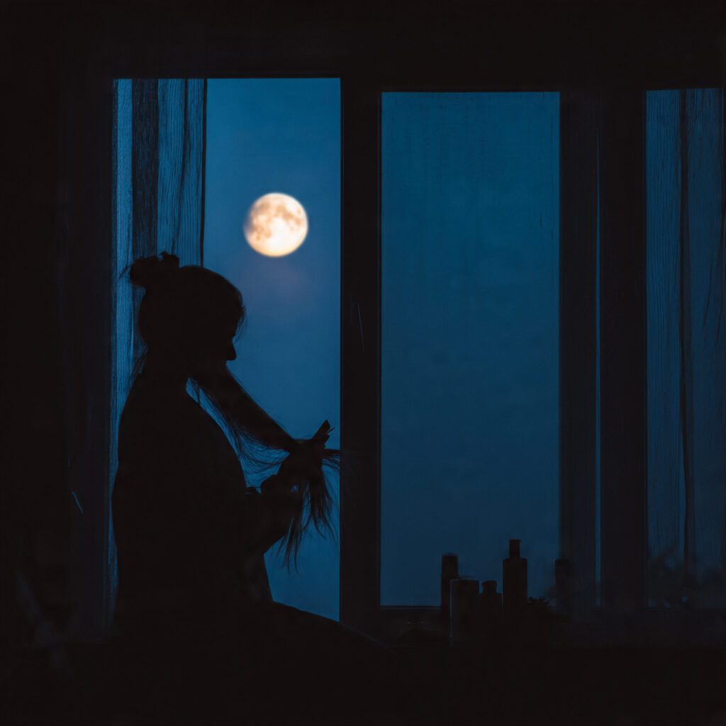 Cutting Hair During a Full Moon Boosts Growth